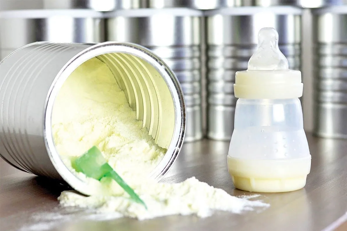 تولید شیرخشک بی وقفه ادامه دارد؛ مردم نگران نباشند