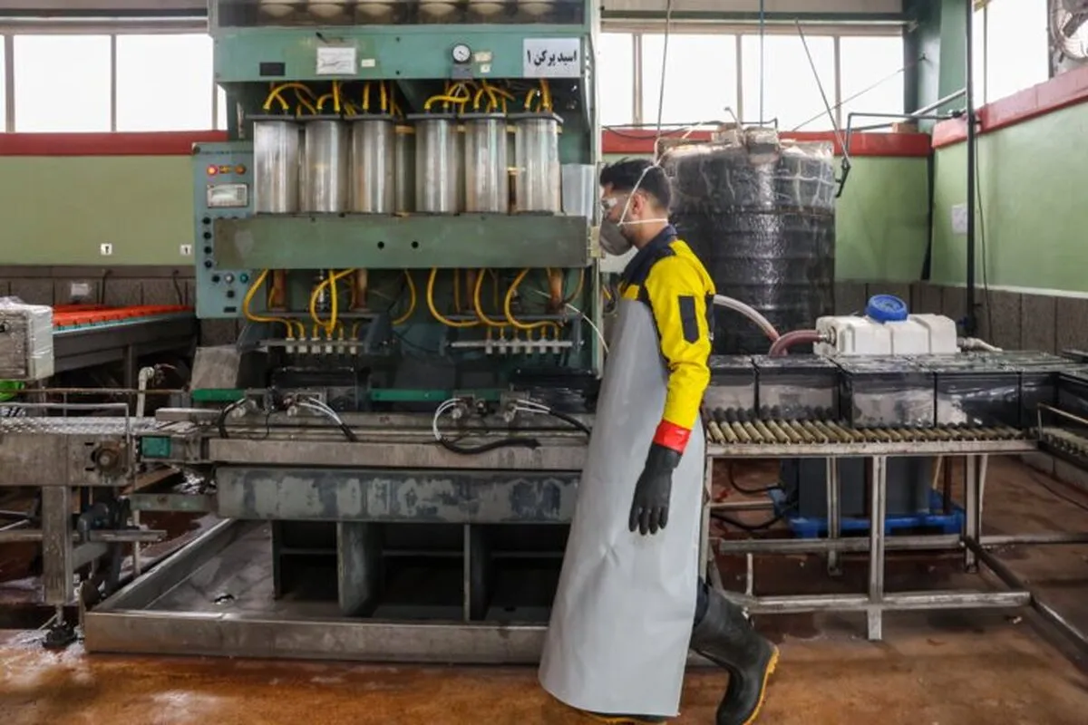 در تامین نقدینگی واحدهای صنعتی مشکل داریم