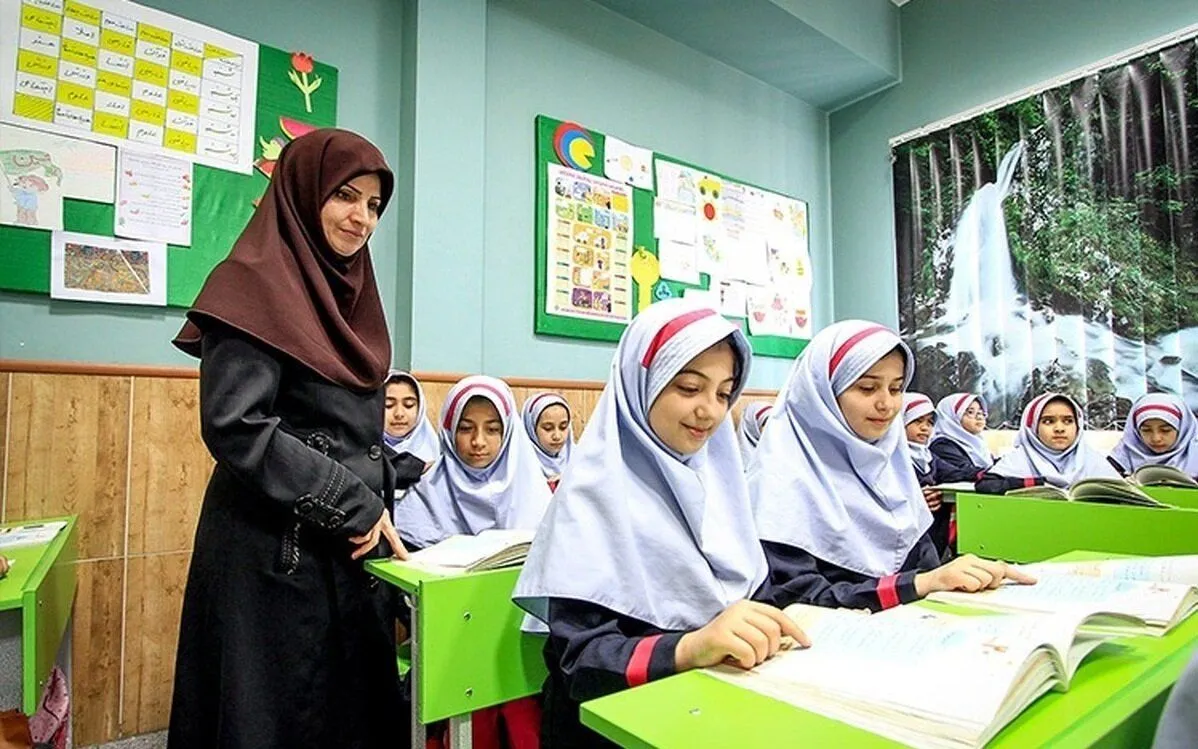بحران کمبود معلم در آستانه سال تحصیلی/ مهر ۱۴۰۵ را با فارغ‌التحصیلان دانشگاه فرهنگیان مدیریت می‌کنیم