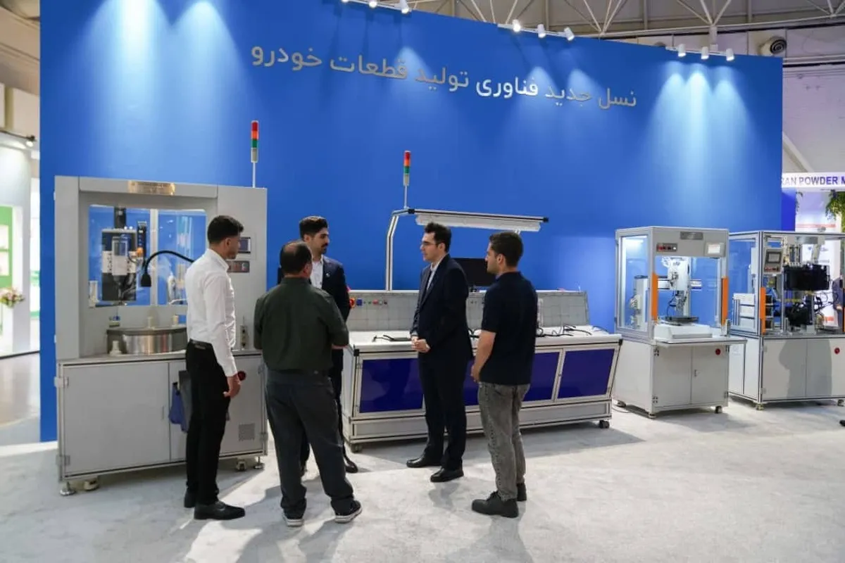 غرفه شرکت کروز، در روز افتتاحیه نمایشگاه قطعات خودرو، میزبان بازدیدهای رسمی و تخصصی بود