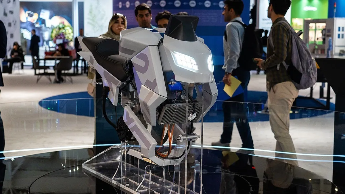 طراحی موتورسیکلت برقی ایرانی با الهام از یوزپلنگ