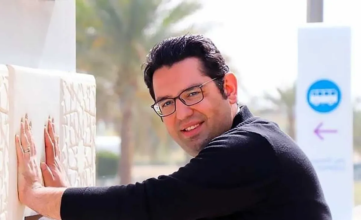 حمله مجری برنامه فوتبال برتر به دروازه‌بان استقلال/ آقایان مدیر با اسم رئال و بارسا فریب نخورید