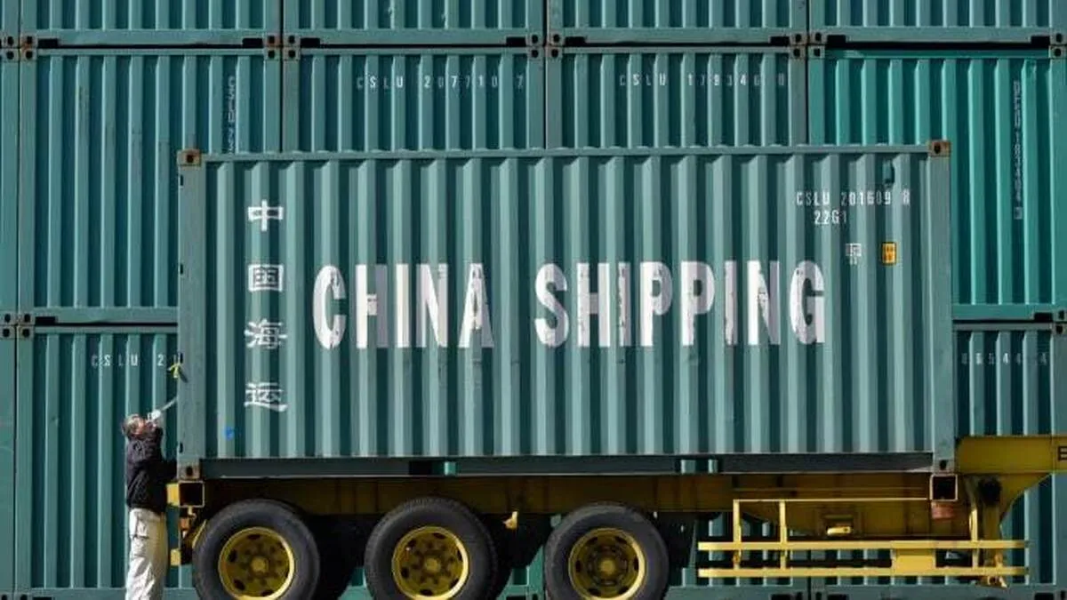 فاینشنال تایمز: صادرکنندگان چینی تعرفه‌های ترامپ را دور می‌زنند