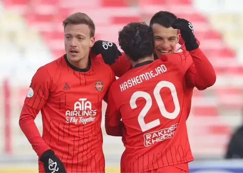 مربی تراکتور: چهار گل زدیم اما قانع نیستیم/ اسکوچیچ زیر سرم است