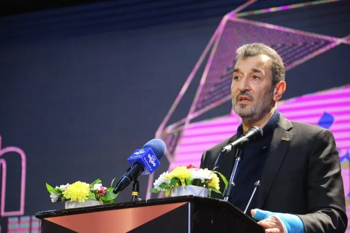 تولید شمش فولاد به مرز ۳۰ میلیون تن رسید/ فولادی ها در حال تولید شبانه‌روز هستند