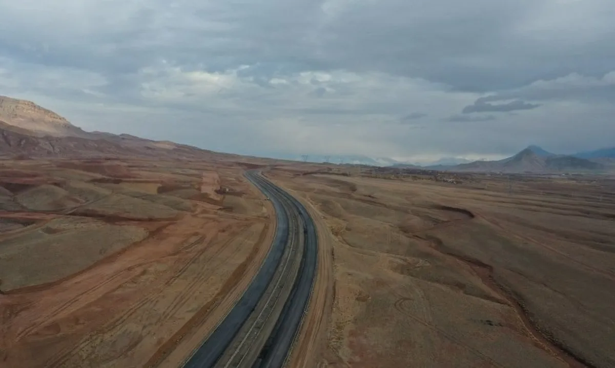 تکمیل ۱۵ کیلومتر از محور مهران ـ دهلران تا اربعین