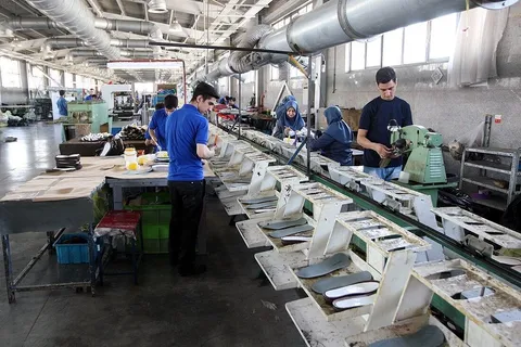 حمایت وزارت صمت از تولید کنندگان صنعت کفش