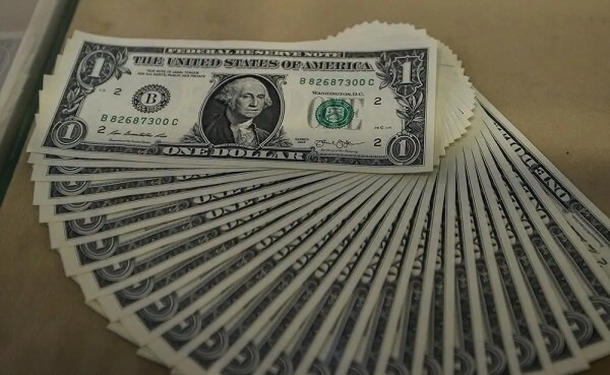 ۳۷۵ میلیون دلار در بازار رسمی ارز تهران معامله شد