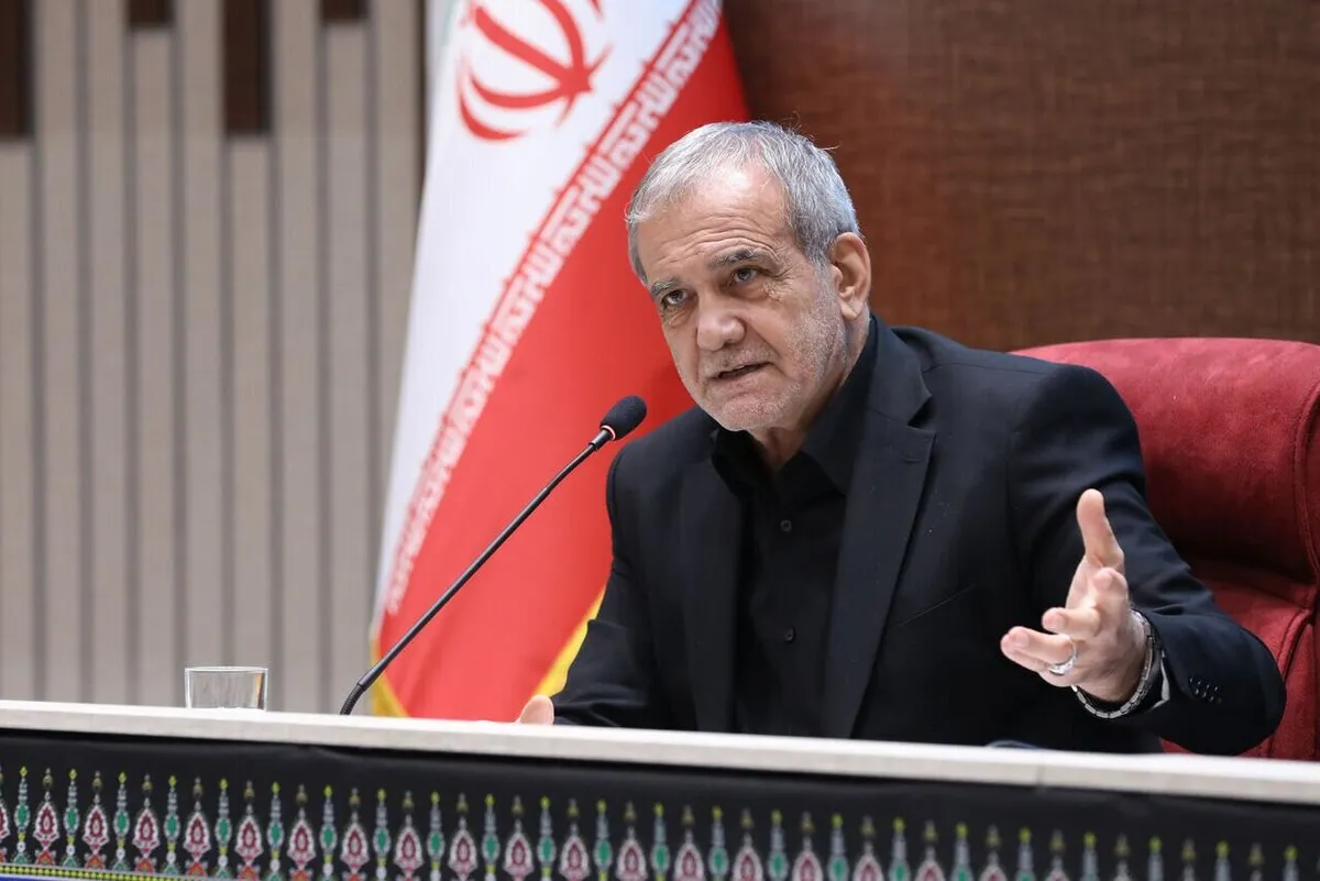 پزشکیان: راهی جز انتقال مرکزیت اقتصادی و سیاسی به نزدیکی آب‌های جنوب کشور نداریم