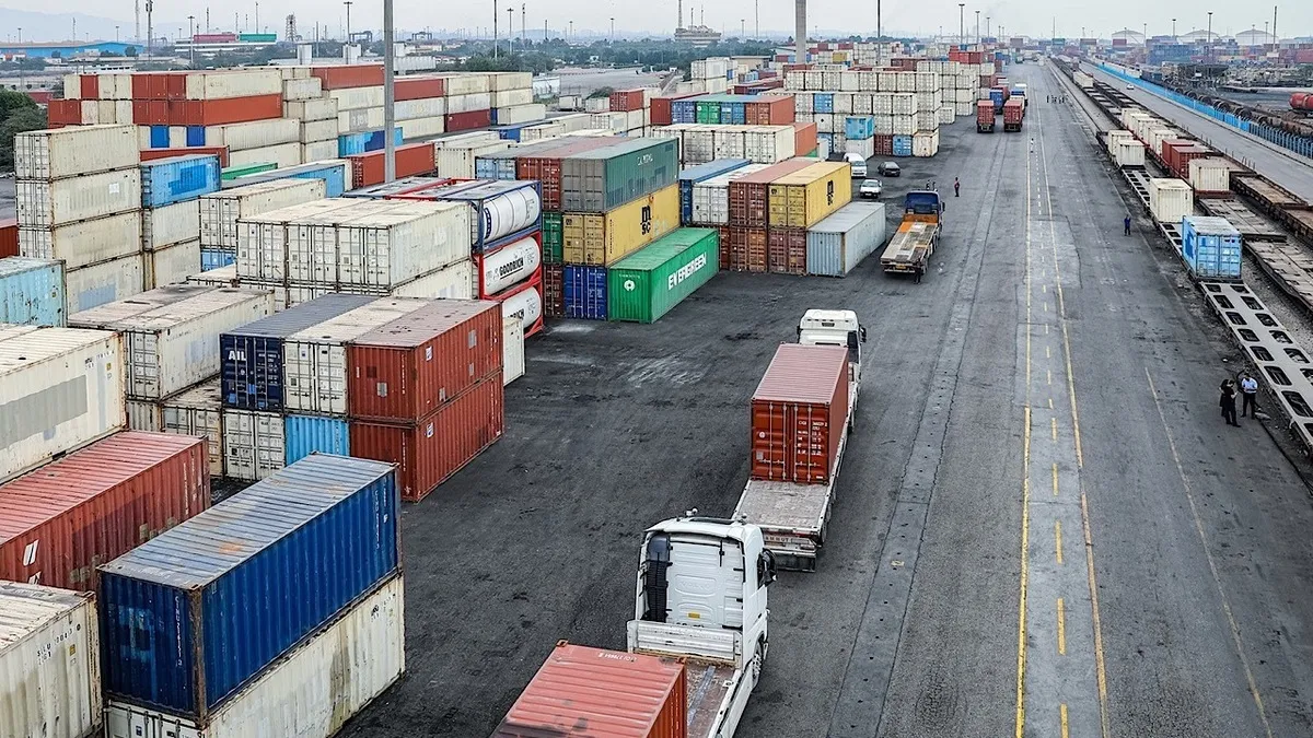 درآمد ۹۴۰ میلیارد تومانی از اجرای قانون ساماندهی و نظارت بر تجارت مرزی