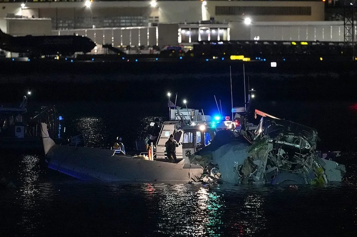 جزئیات سقوط هواپیمای مسافربری آمریکا + عکس