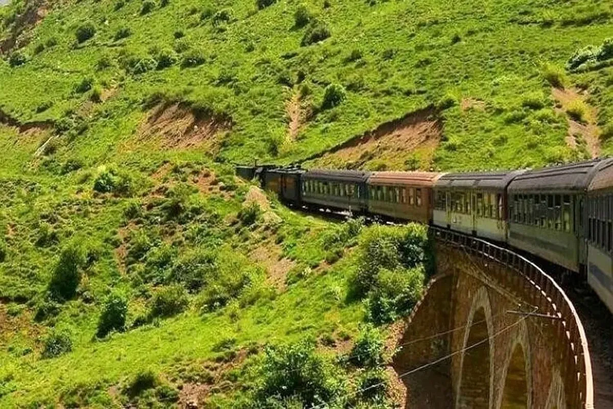 راه‌اندازی قطار فوق‌العاده رشت-تهران در روز عاشورا