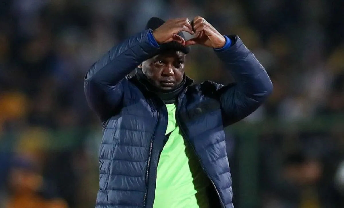 سرمربی استقلال: بطری پرتاب نکنید، محروم می شویم!