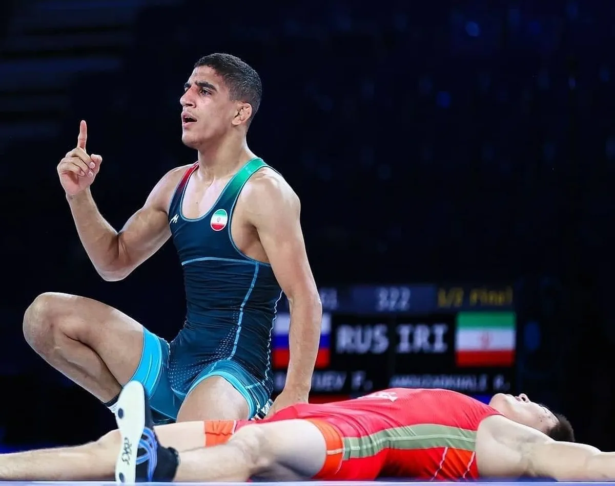 ساعت كشتی فينال رحمان عموزاد