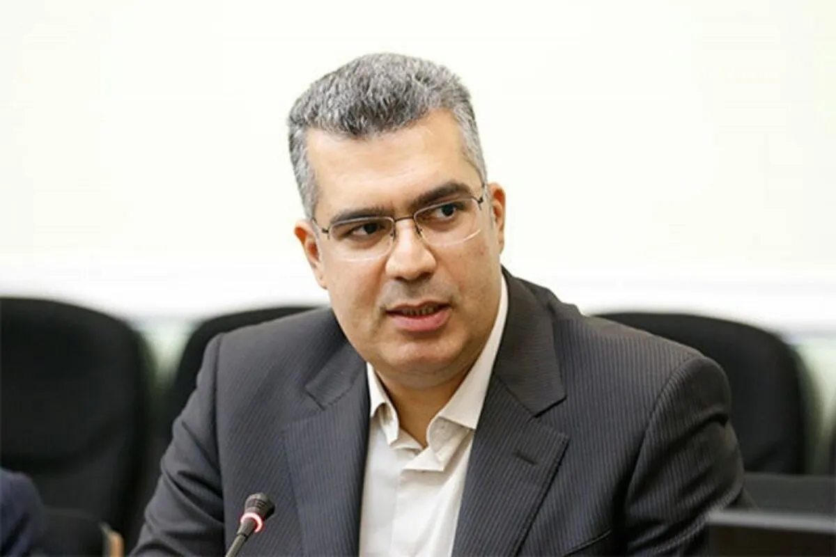 دهنوی: واردات آیفون در اولویت پایین قرار دارد