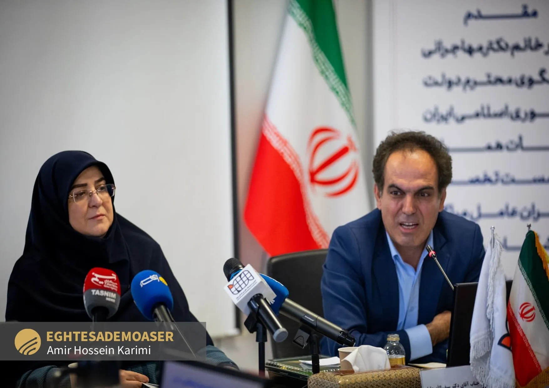 سخنگوی دولت در جمع مدیران نمایشگاهی با اشاره به ظرفیت بالای این صنعت در اشتغال‌زایی و تقویت تجارت خارجی، بر لزوم تمرکز بر مزیت‌های منطقه‌ای و حمایت از بخش خصوصی تأکید کرد.