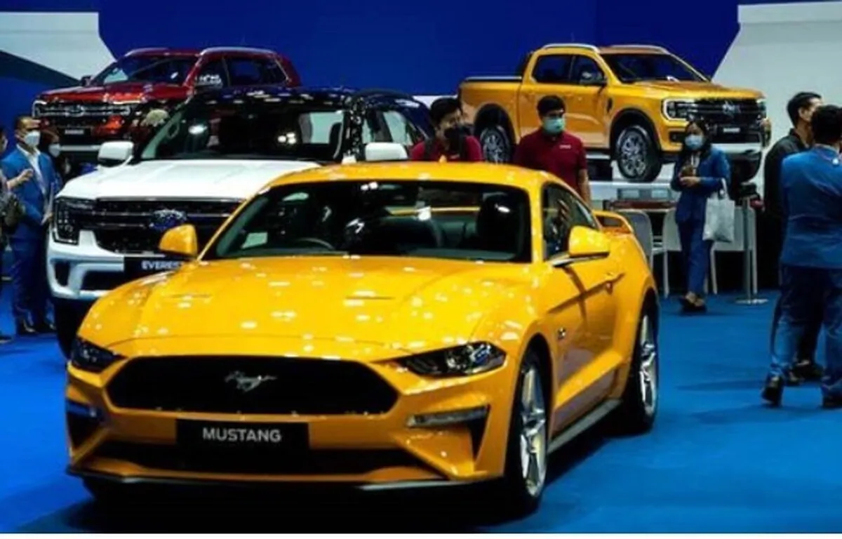 فورد آمریکایی زمین خورد