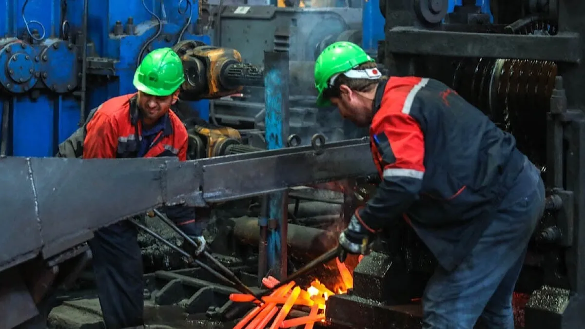 کاهش ۴.۸ درصدی تولید فولاد ایران در بهار امسال