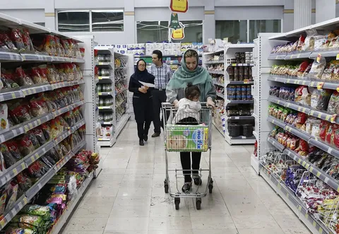 تامین و توزیع کالاهای اساسی بدون اختلال در حال انجام است