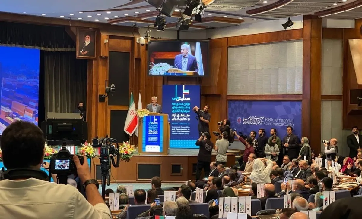 مدنی‌زاده: دریچه توسعه اقتصادی ایران از مناطق آزاد می‌گذرد/ تمرکز وزارت اقتصاد بر بخش خصوصی و سرمایه‌گذاری ارزی