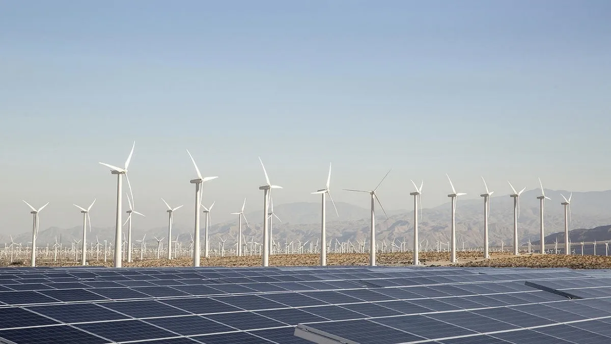 ایران با سالی ۳۰۰روز آفتابی از بهترین مناطق جهان برای توسعه انرژی خورشیدی