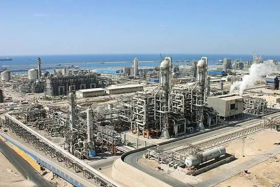 حمله به تعدادی از تأسیسات جانبی صنایع پتروشیمی منطقه ویژه پارس/ وضعیت تحت کنترل است