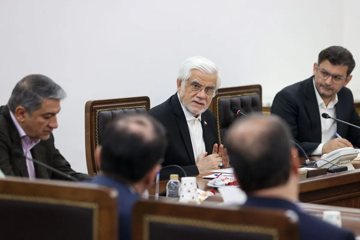 عارف: اجازه نمی‌دهیم با سفره مردم شوخی کنند