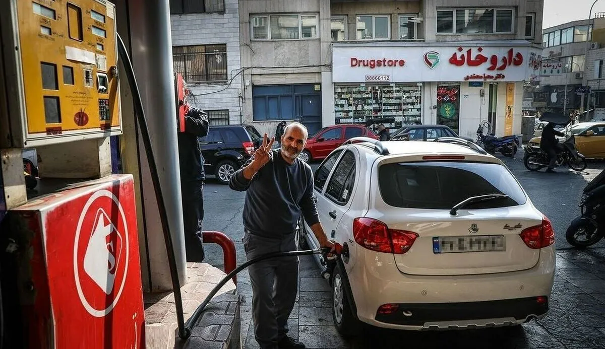 مردم پای‌ِ کار تصمیمات بنزینی دولت؛ شفافیت و رفع نواقص لازمه طرح است