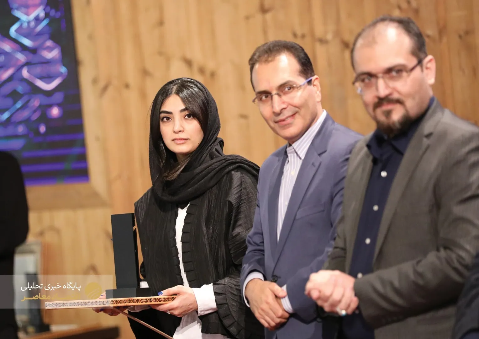 عصر امروز، مراسم همایش روز ملی تجارت الکترونیک با حضور محمدصادق مفتح، قائم مقام وزیر صمت در امور بازرگانی، محمد امین کلاهدوزان، سرپرست مرکز توسعه تجارت الکترونیکی، علیرضا شاه‌میرزایی،  معاون تجارت و خدمات وزارت صمت و جمعی از فعالان اقتصاد الکترونیک برگزار شد.
همچنین در این مراسم از تعدادی از کسب و کارهای موفق حوزه اقتصاد الکترونیک تقدیر شد.