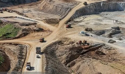 معادن با ۳۰ تا ۴۰ درصد ظرفیت واقعی کار می‌کنند