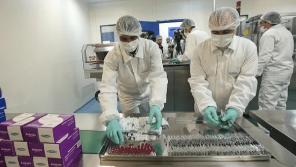 معاون وزیر صمت: تولید حداکثری دارو اولویت است