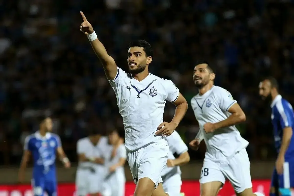 رسمی؛ رضا غندی پور از ملوان جدا شد