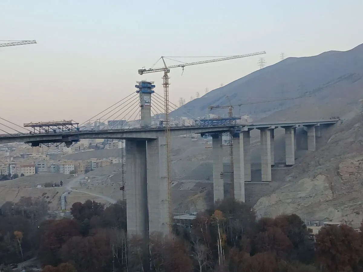 بازدید وزیر راه و شهرسازی از پروژه آزادراه شمالی کرج