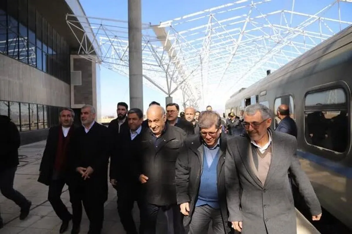 معاون وزیر راه: ۳۶۰۰ کیلومتر راه آهن در سطح کشور در حال احداث است