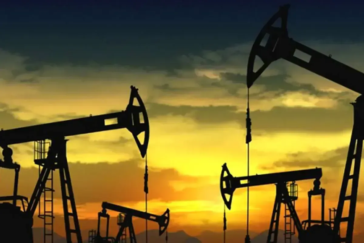 اگر تنگه هرمز باز شود، قیمت نفت به کمتر از ۸۰ دلار باز نمی گردد