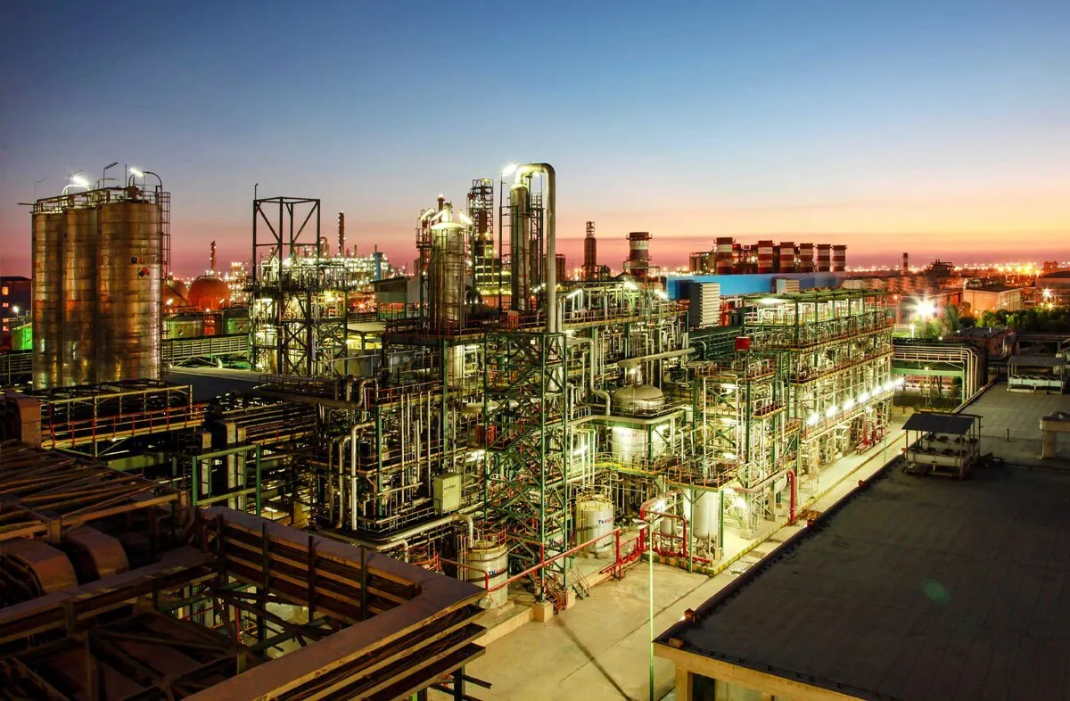 صنعت پتروشیمی کشور به اسم خصوصی‌سازی جزیره‌ای شد