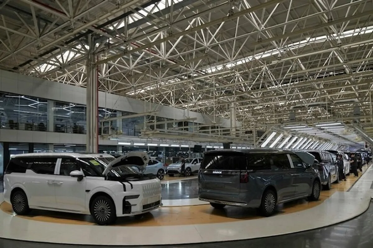 چین به دنبال مهار جنگ قیمتی و تثبیت بازار خودروهای برقی