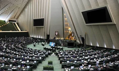 پایش لایحه بودجه‌ ۱۴۰۵؛ هشدارِ وابستگی صندوق‌های بازنشستگی