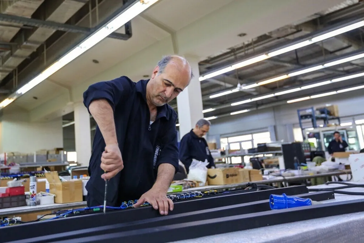 صنایع کوچک در انتظار افزایش خدمات بیمه و صدور ضمانت‌نامه‌