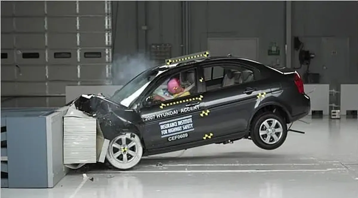 تست تصادف خودرو باید قانون شود
