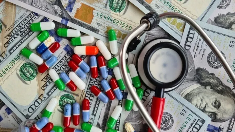 پرداخت ۵۰ درصد بدهی معوق دارو و تجهیزات به صنعت دارویی