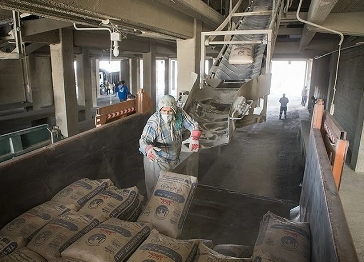 قطع برق کارخانه‌های سیمان آغاز شد