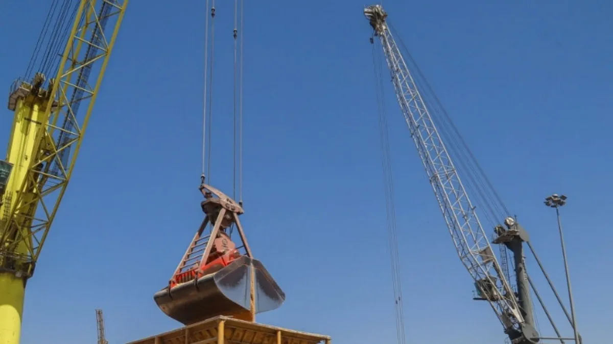 دولت به دنبال تضمین صادرات حداکثری است/ تدوین ۳ بسته اقتصادی برای شرایط جنگی