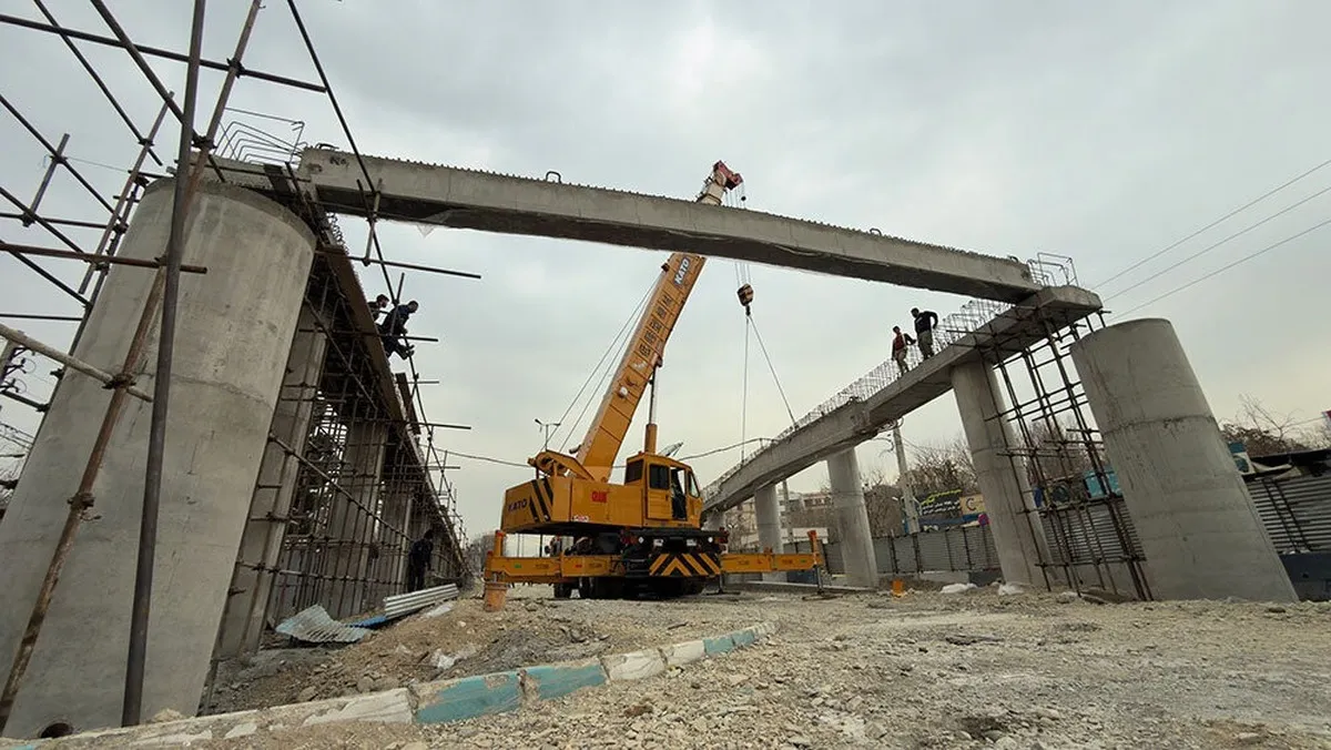 ساخت یک پل بر فراز بزرگراه شیخ فضل‌الله نوری + جزئیات