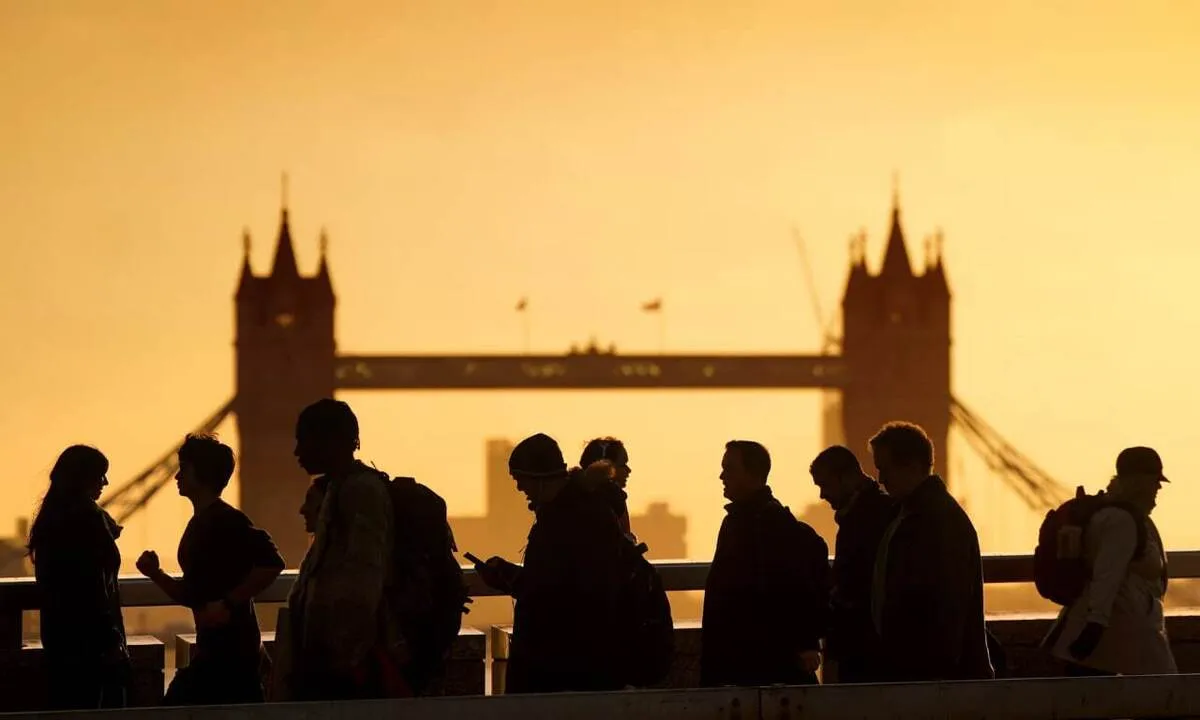 بازار کار بریتانیا در تلاطم‌ اقتصادی؛ کاهش اشتغال در انگلیس از زمان کرونا