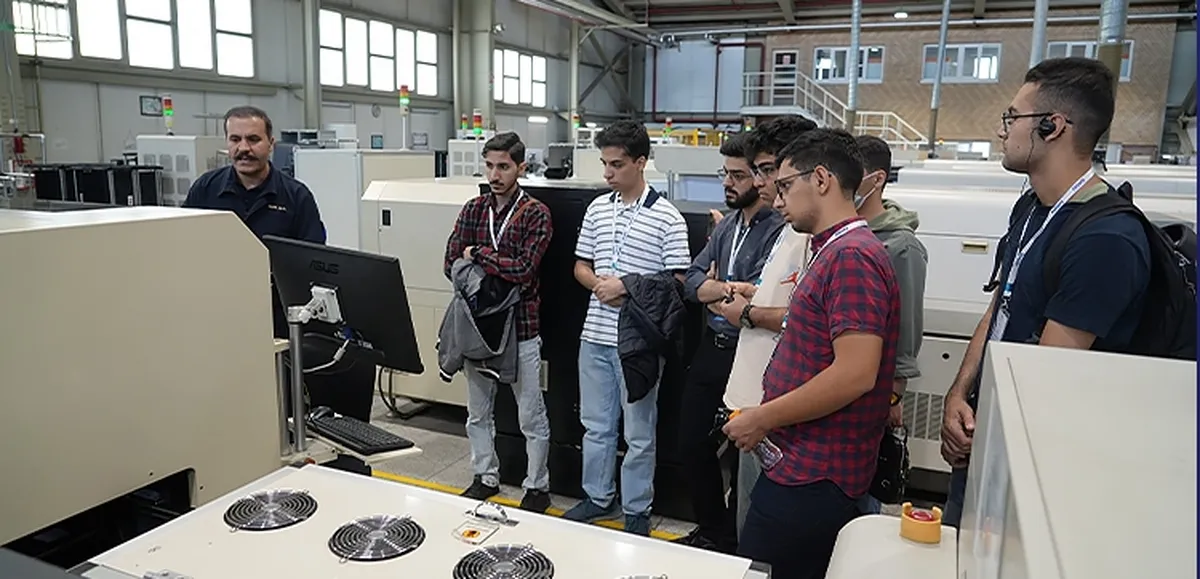 کروز میزبان دانشجویان شد