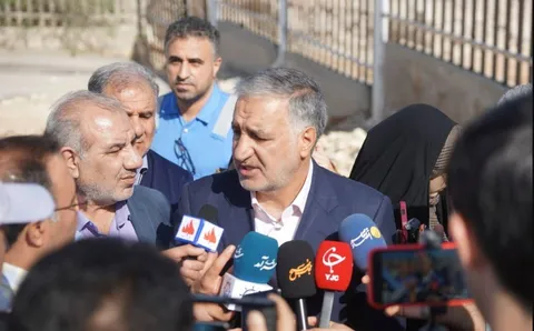 اسکله T جزیره خارگ توان صادرات ۶۷۵۰۰ بشکه نفت در ساعت را دارد