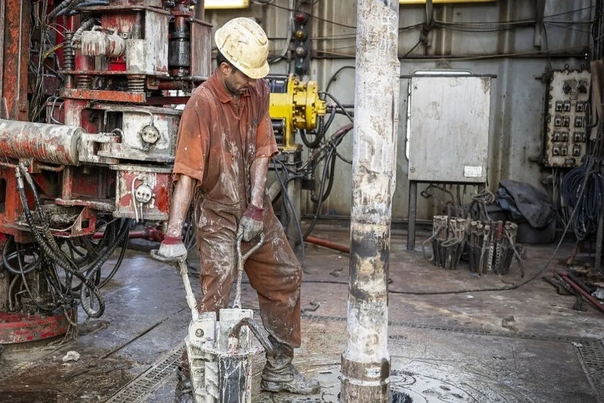 تکمیل ۵۲ حلقه چاه در میدان‌های نفتی و گازی کشور