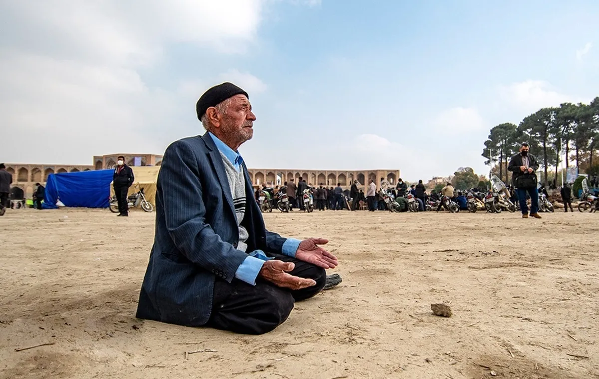 کشاورزان اصفهانی: انتقال آب زاینده‌رود به یزد قانونی نیست