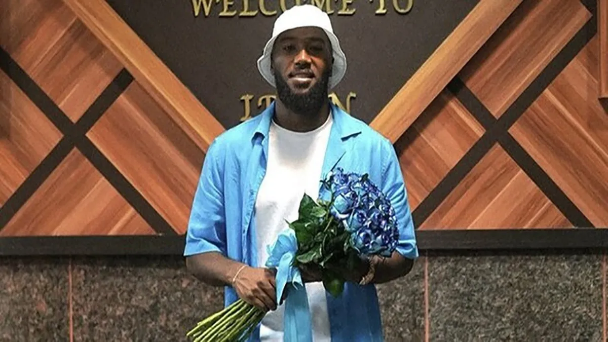 مهاجم جدید استقلال وارد ایران شد